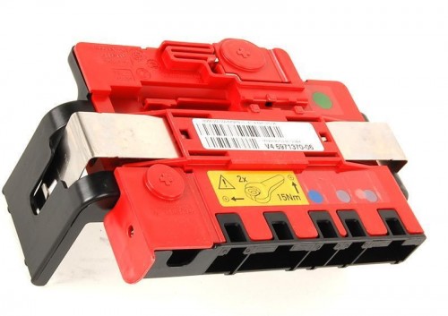Power distribution box w fuse